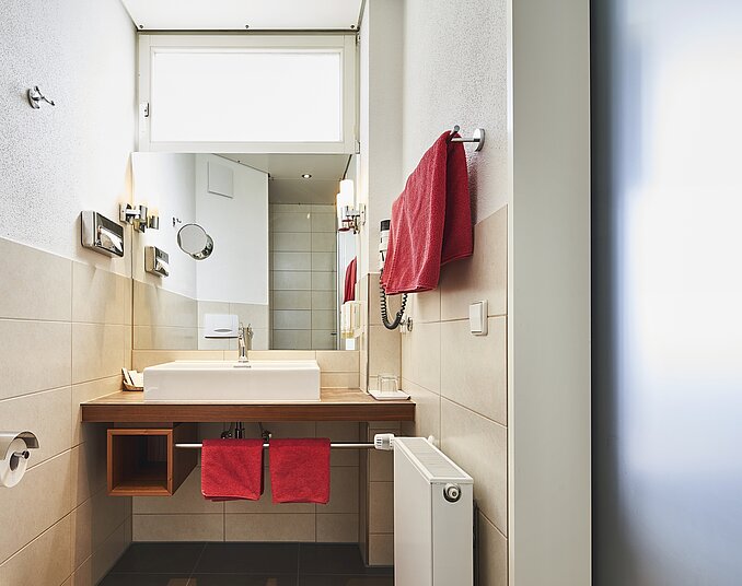 Modernes Badezimmer