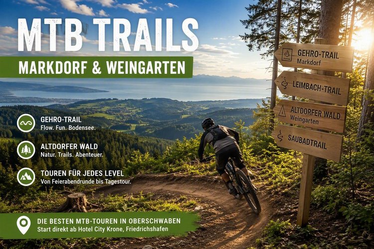 Eine Person fährt mit dem Mountainbike auf einem Trail in einer bewaldeten Landschaft. Im Hintergrund sind Berge zu sehen. Ein Schild weist auf verschiedene Trails hin, darunter der Gehro-Trail, der Leimbach-Trail und der Altodorfer Wald.